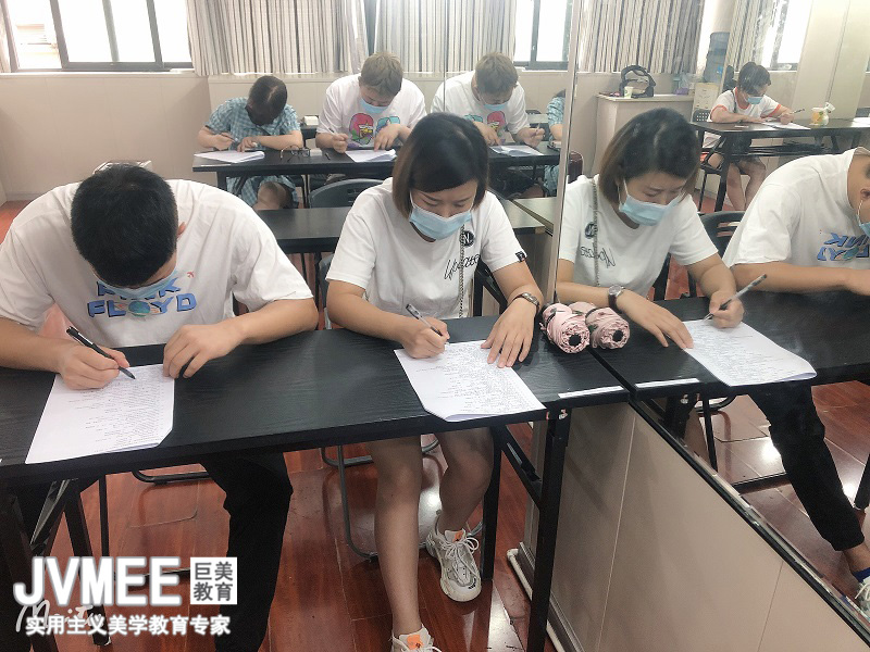 成都初学美发应当把握甚么手艺