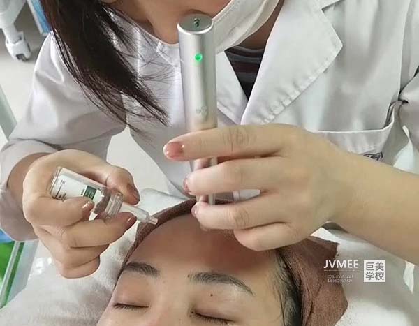 成都学美容多永劫候能学会