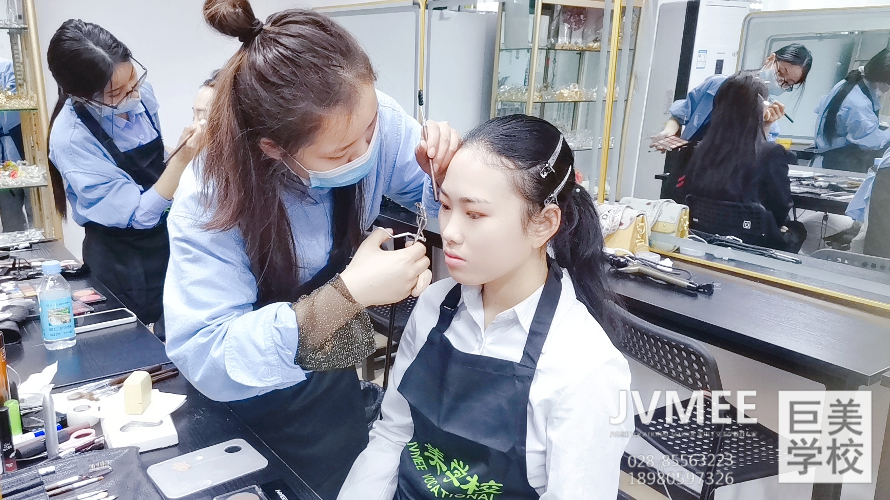 成都化装培训是怎样免费的