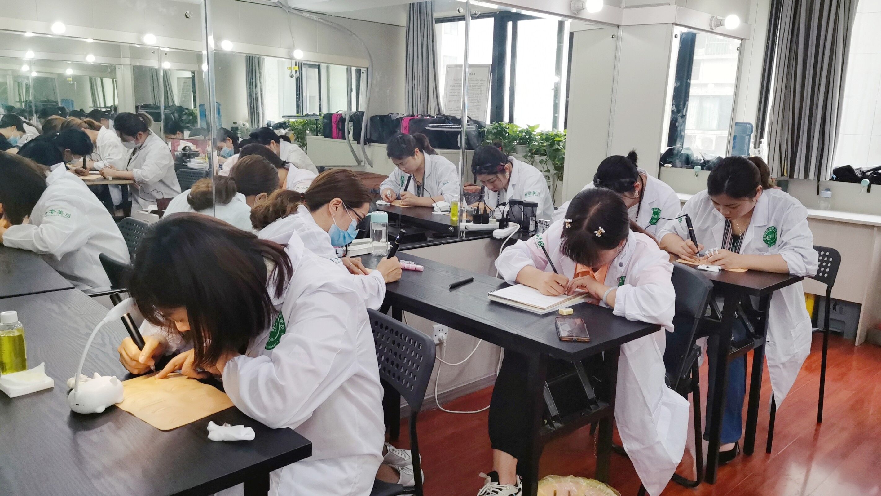 怎样挑选纹绣培训黉舍
