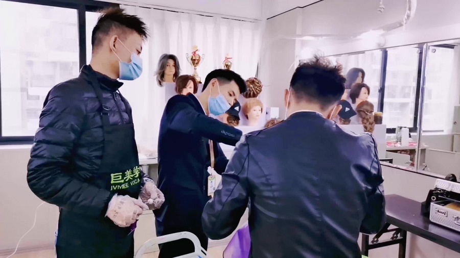 成都美发培训黉舍，零根本退学，收费试学