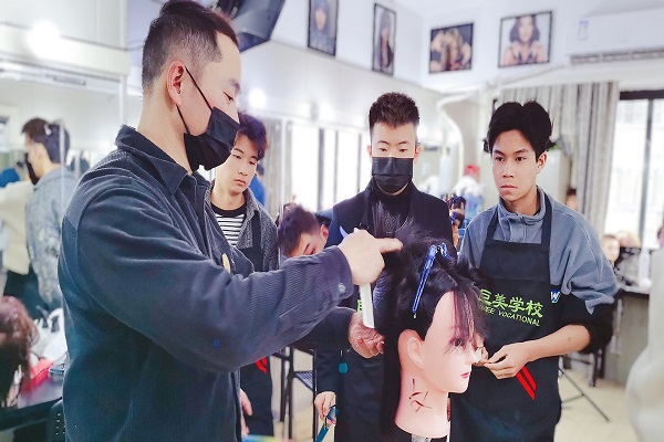 成都美发培训哪家比拟好