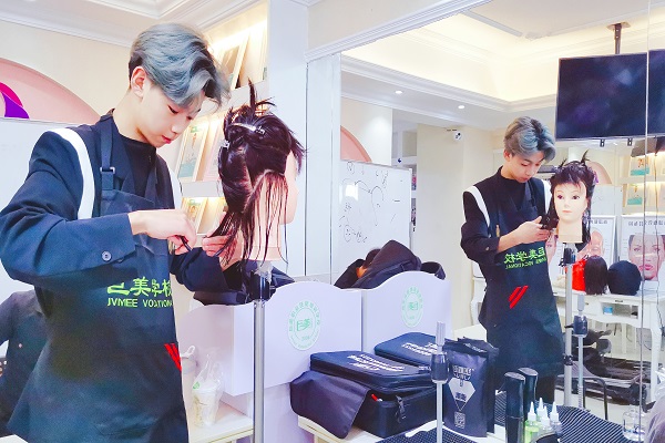 客服转行学美发简略吗