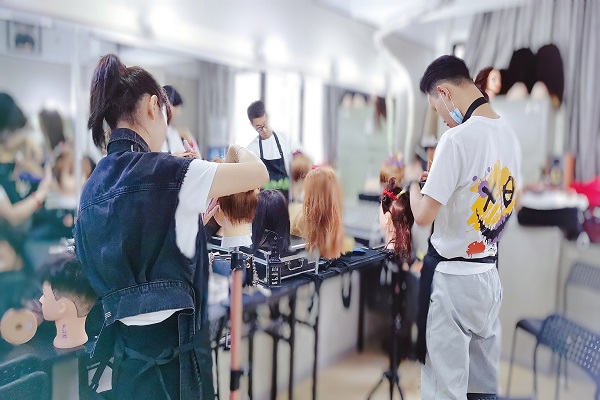 学历太低学美发能学会吗