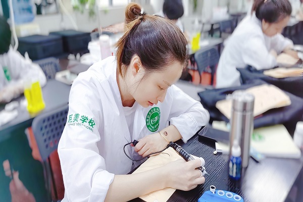 22岁学纹绣有前程吗
