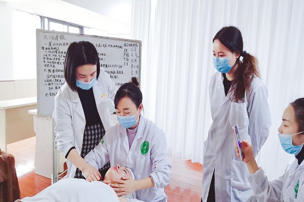 足少阳胆经的经常利用美容穴位