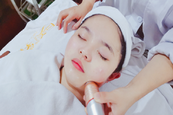 美容摄生科普讲授—女生肝不好的征象