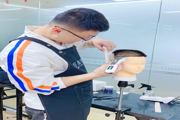 美发速成班可以或许或许斟酌吗