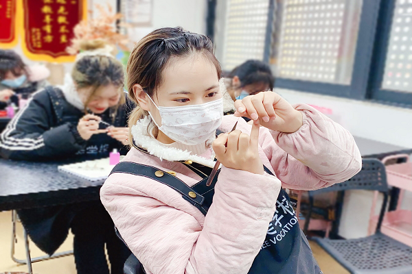 成都美甲培训班普通要几多