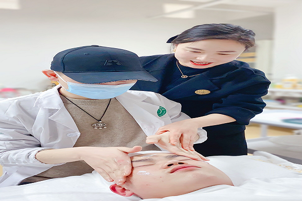 男生学美容好吗