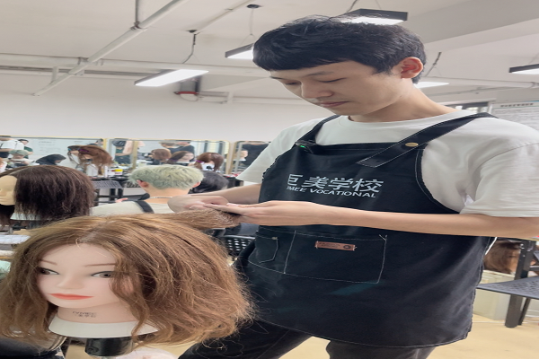 成都美发暑期速成班在哪