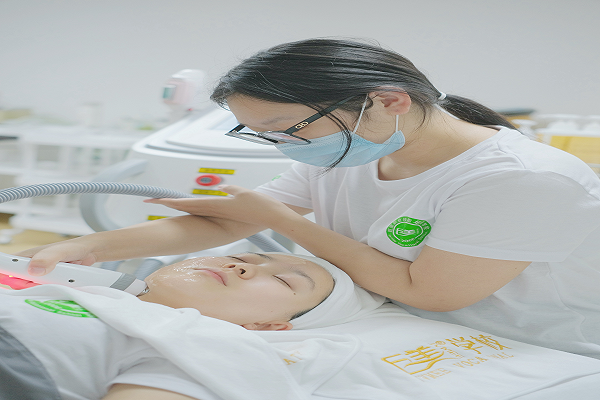 学美容最快的体例