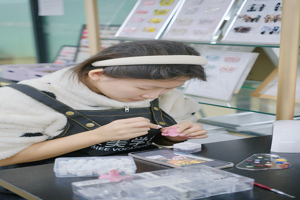 成都美甲培训黉舍保举